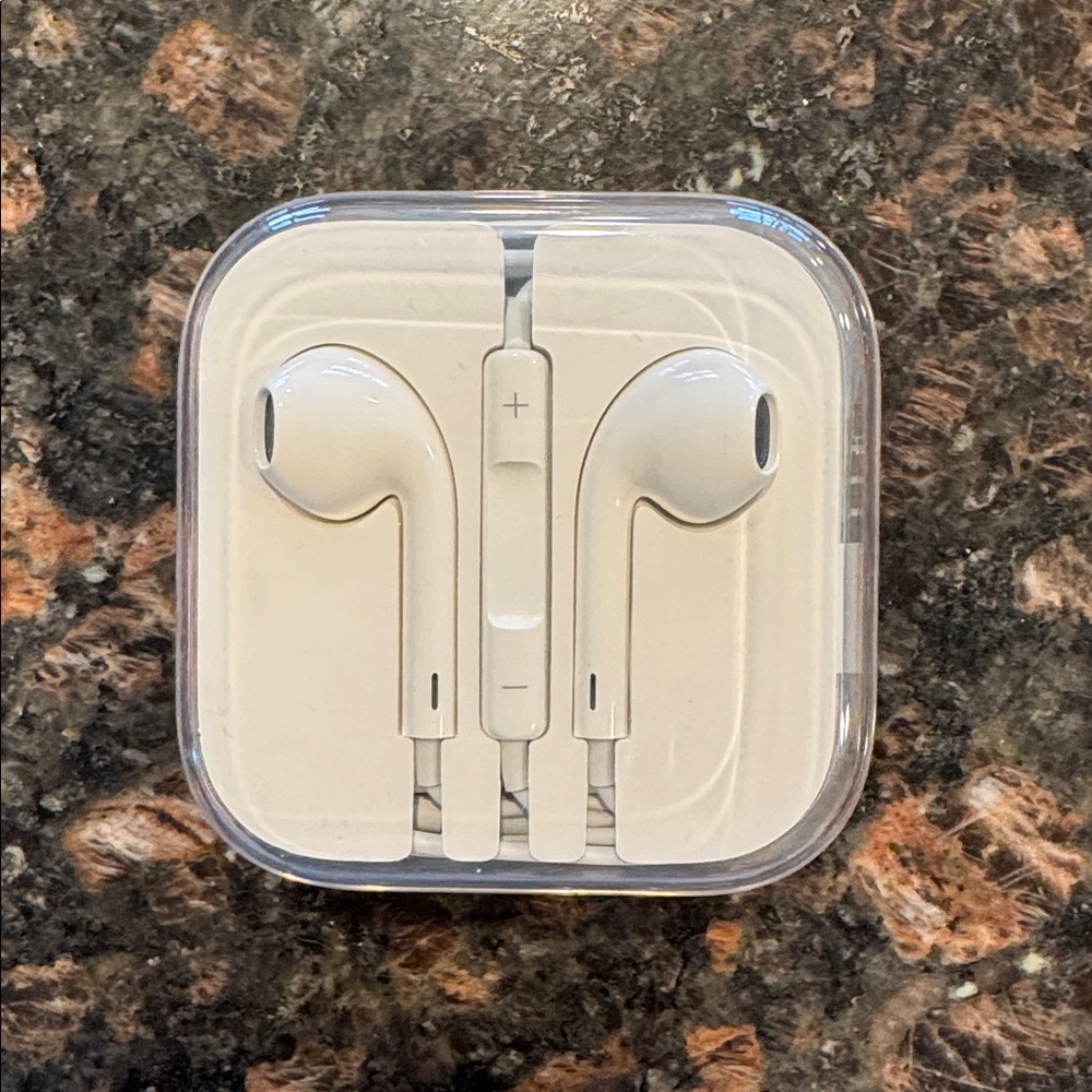 Apple White Wired Earbuds